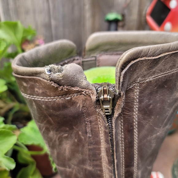 Teva Capistrano Brown Distressed Leather Boots • 12” Zip up • Waterproof • - Picture 5 of 10